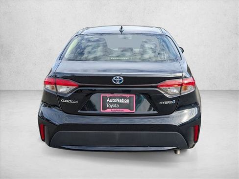 Used 2020 Toyota Corolla LE image 6
