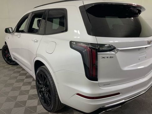 Used 2023 Cadillac XT6 Sport w/ Technology Package image 32