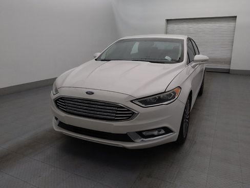 Used 2017 Ford Fusion SE w/ Fusion SE Technology Package FWD image 15