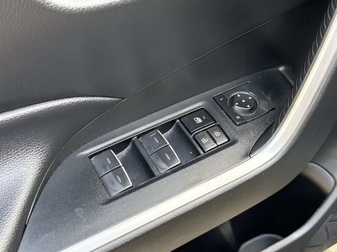 Used 2022 Toyota RAV4 XLE w/ Convenience Package AWD/4WD image 18