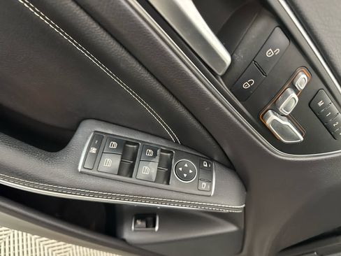 Used 2020 Mercedes-Benz GLA 250 w/ Premium Package image 15