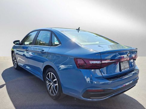 New 2025 Volkswagen Jetta SE image 5