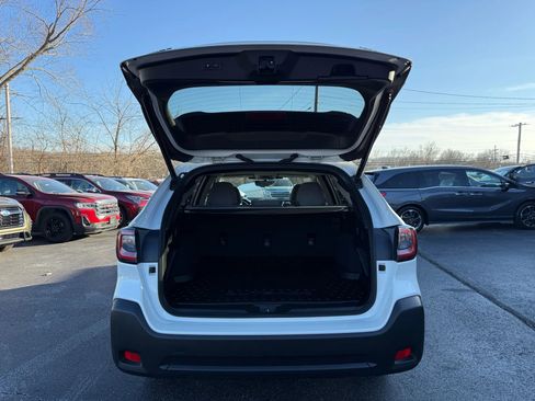Used 2025 Subaru Outback Premium image 31