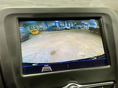 Used 2020 Chevrolet Equinox LT w/ Driver Convenience Package image 12