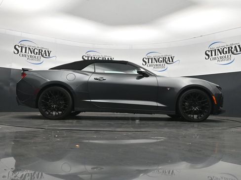 Used 2017 Chevrolet Camaro LT RWD image 33