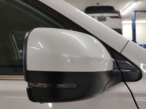 Used 2025 Honda Pilot EX-L image 36