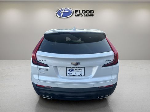 Used 2022 Cadillac XT4 Luxury w/ Cold Weather Package image 6