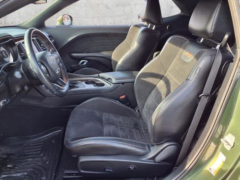 Used 2020 Dodge Challenger GT image 4