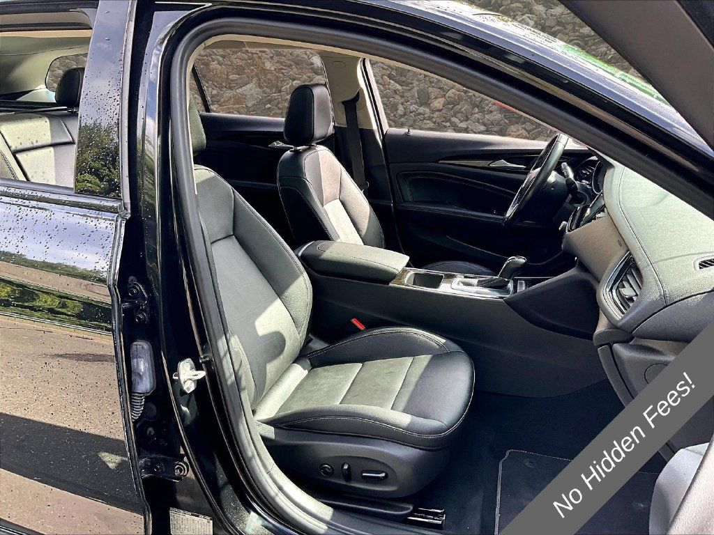 Used 2018 Buick Regal Essence w/ Driver Confidence Package #1 AWD/4WD image 7