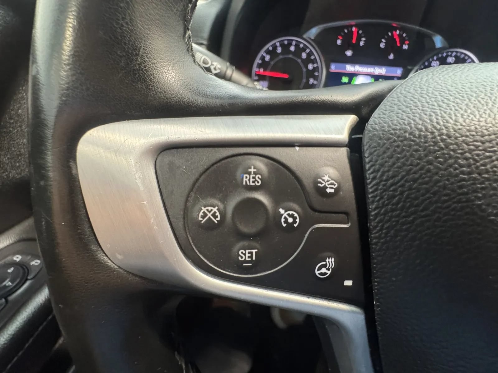 Used 2024 GMC Terrain SLT AWD/4WD image 31