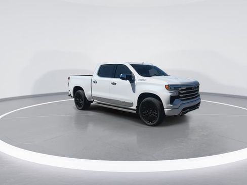 Used 2023 Chevrolet Silverado 1500 High Country w/ High Country Premium Package image 2