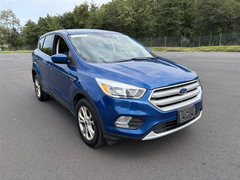 Used 2019 Ford Escape SE FWD image 3