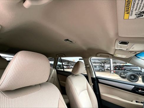 Used 2015 Subaru Outback 2.5i Premium image 12