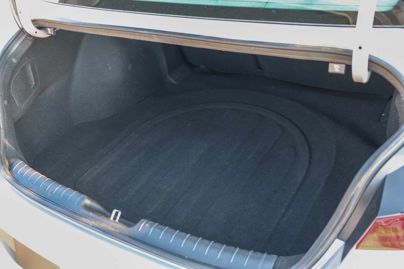 Used 2025 Hyundai Elantra SEL FWD image 34