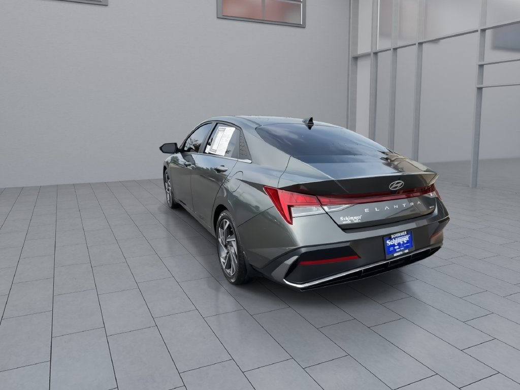 Used 2025 Hyundai Elantra Limited FWD image 6