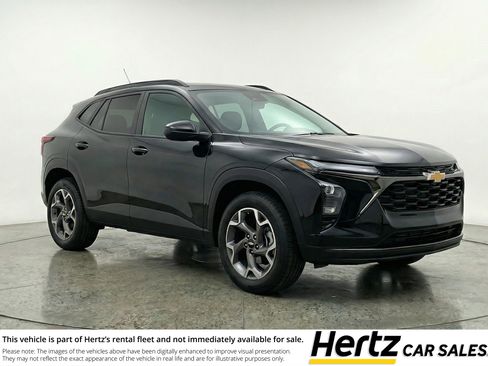 Used 2025 Chevrolet Trax LT FWD image 1