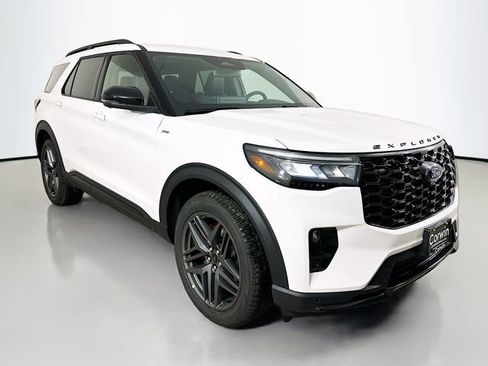 New 2026 Ford Explorer ST-Line w/ ST-Line Street Pack image 1