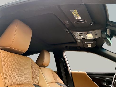 Used 2019 Lexus ES 300h w/ Premium Package FWD image 13