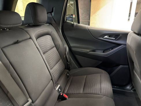 Used 2025 Chevrolet Equinox LT image 38