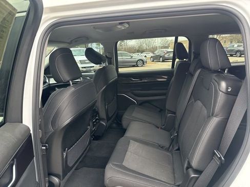 Used 2022 Jeep Grand Cherokee L Laredo w/ Luxury Tech Group I image 16