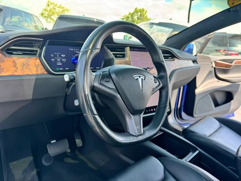 Used 2020 Tesla Model X Long Range AWD/4WD image 25