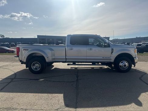 Used 2017 Ford F350 Lariat w/ Chrome Package AWD/4WD image 11