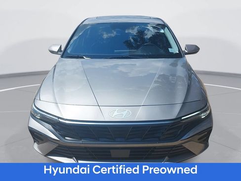 Certified 2025 Hyundai Elantra Limited FWD image 2