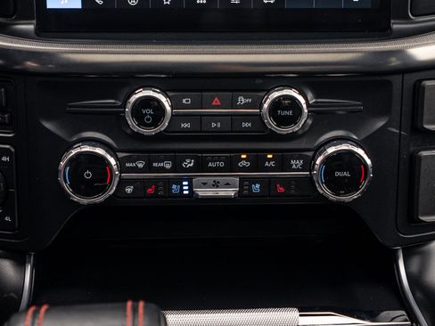 Used 2025 Ford F150 Raptor AWD/4WD image 23