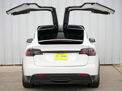Used 2022 Tesla Model X image 53