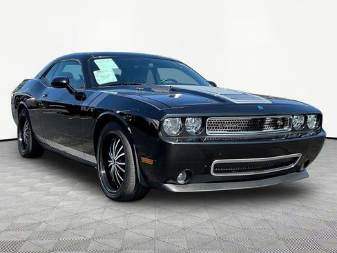 Used 2009 Dodge Challenger R/T RWD image 3