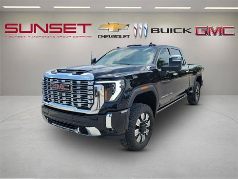 Certified 2024 GMC Sierra 2500 Denali w/ Denali Reserve Package AWD/4WD image 8