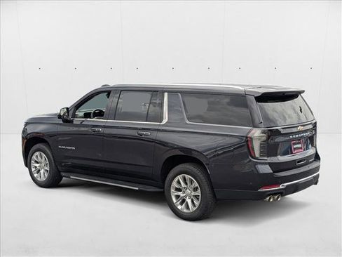New 2025 Chevrolet Suburban Premier image 7
