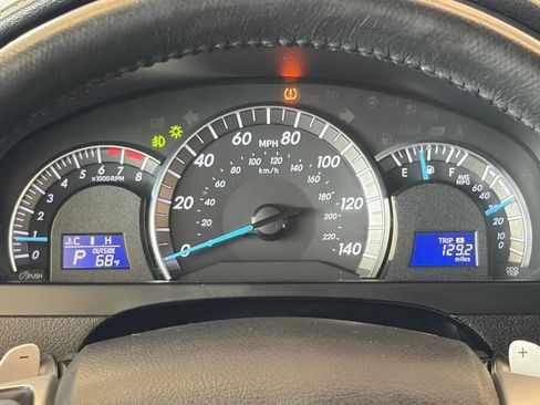 Used 2014 Toyota Camry SE FWD image 29
