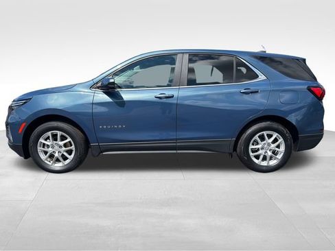 Used 2024 Chevrolet Equinox LT AWD/4WD image 2