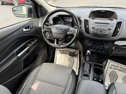 Used 2017 Ford Escape SE w/ SE Sport Appearance Package AWD/4WD image 23
