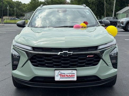Used 2024 Chevrolet Trax RS w/ Sunroof Package FWD image 9