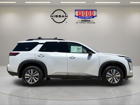 New 2026 Nissan Pathfinder SL AWD/4WD image 2