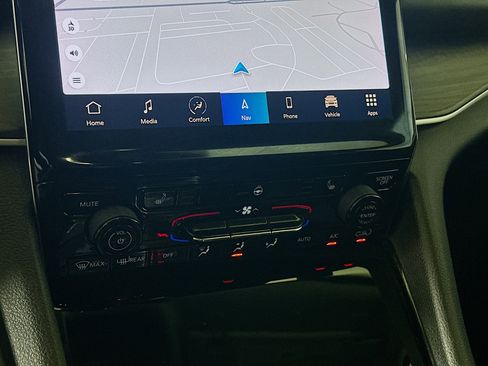 Used 2022 Jeep Grand Cherokee Limited 4xe image 24