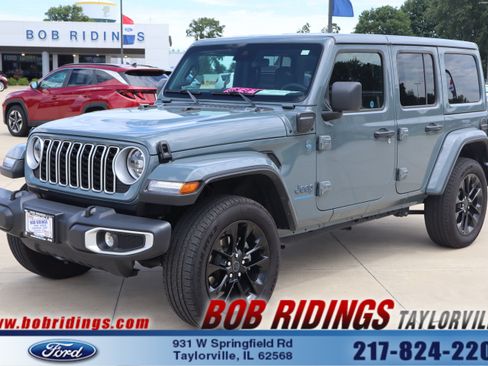 Used 2025 Jeep Wrangler Unlimited Sahara w/ Safety Group AWD/4WD image 1