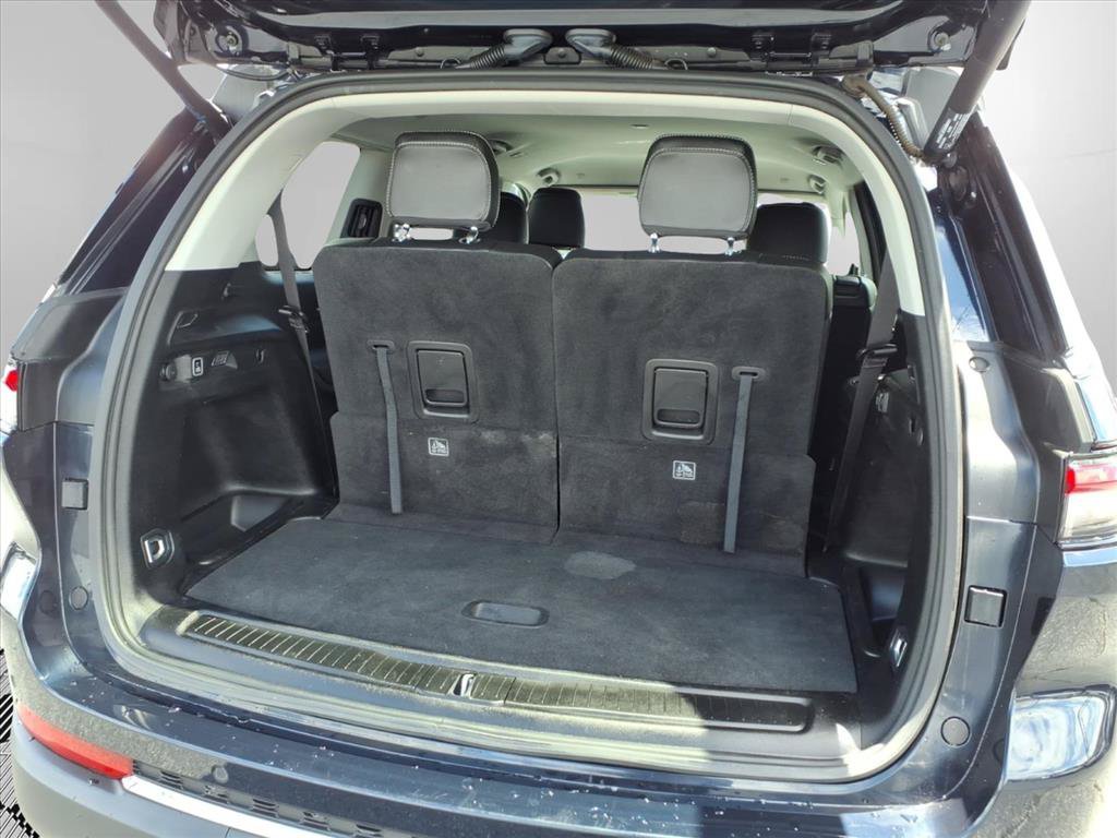 Used 2023 Jeep Grand Cherokee L Limited AWD/4WD image 27