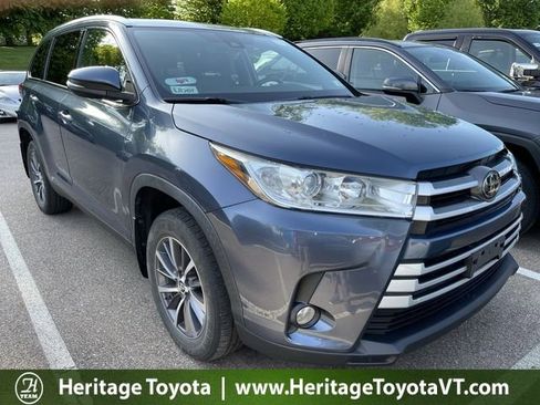 Used 2019 Toyota Highlander XLE AWD/4WD image 1