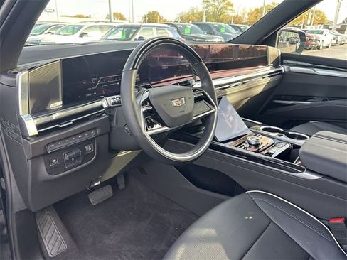 Certified 2025 Cadillac Escalade ESV Sport w/ Touring Package image 10