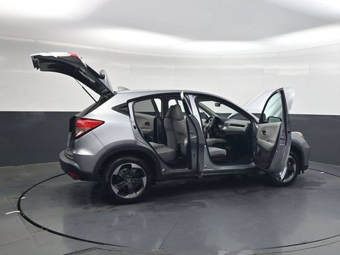 Used 2018 Honda HR-V EX image 44