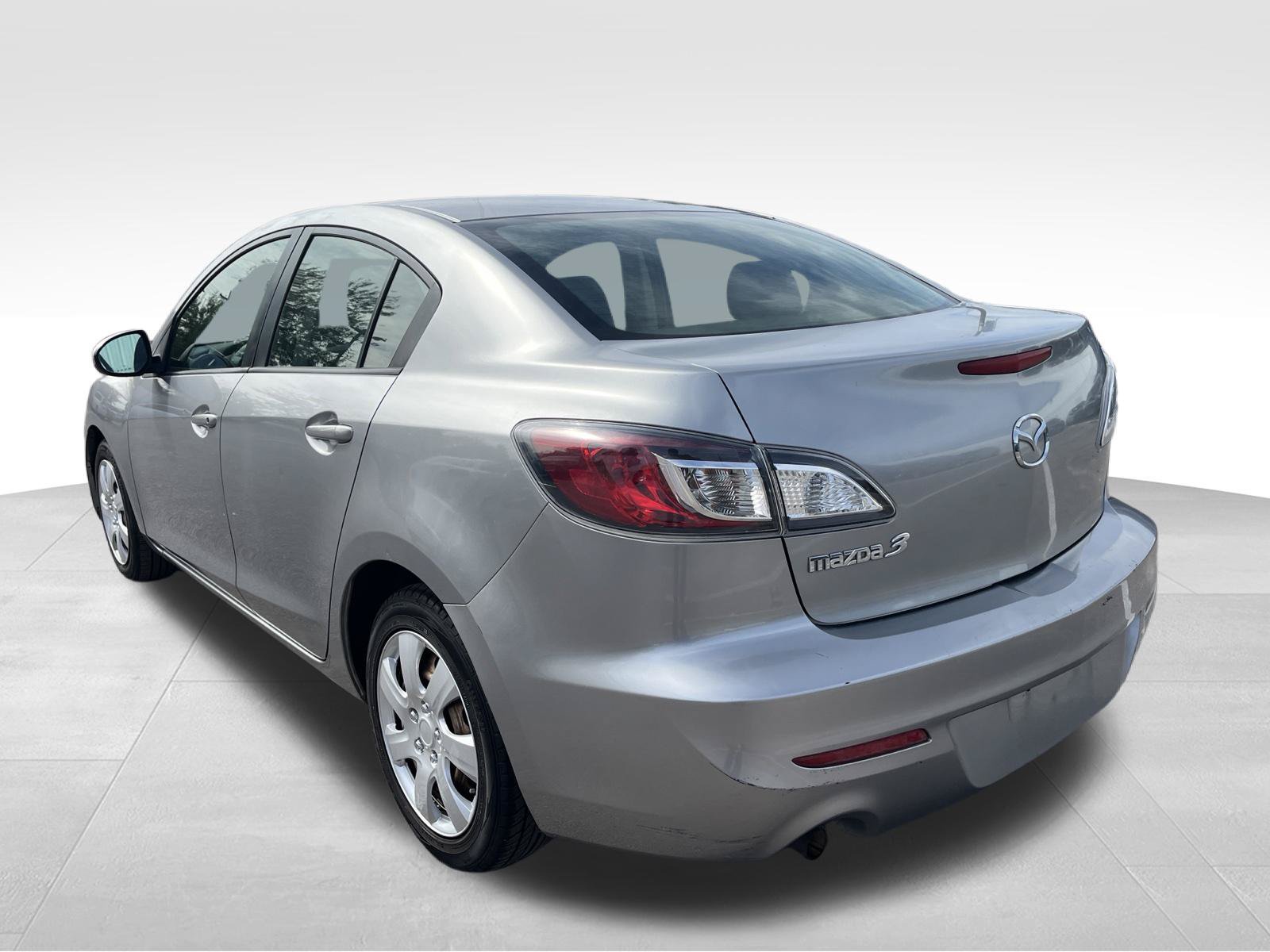 Used 2013 MAZDA MAZDA3 i SV FWD image 7