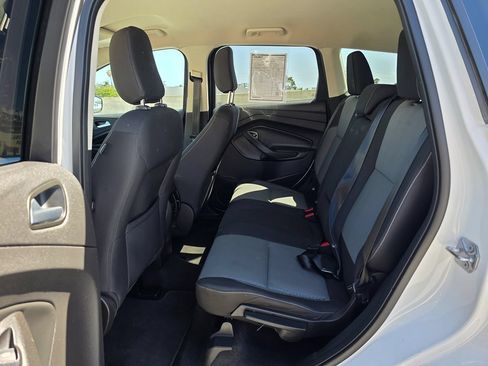 Used 2018 Ford Escape SE w/ SE Sync 3 Package FWD image 14