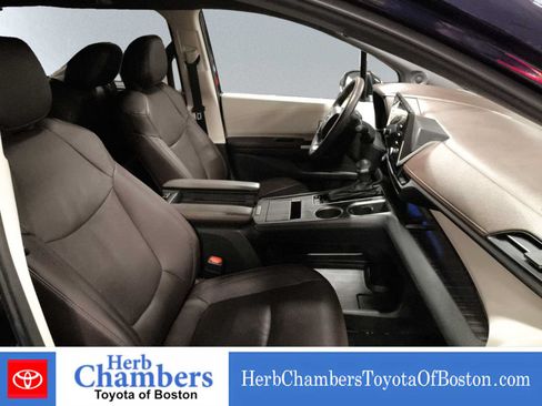 Used 2023 Toyota Sienna Platinum AWD/4WD image 20