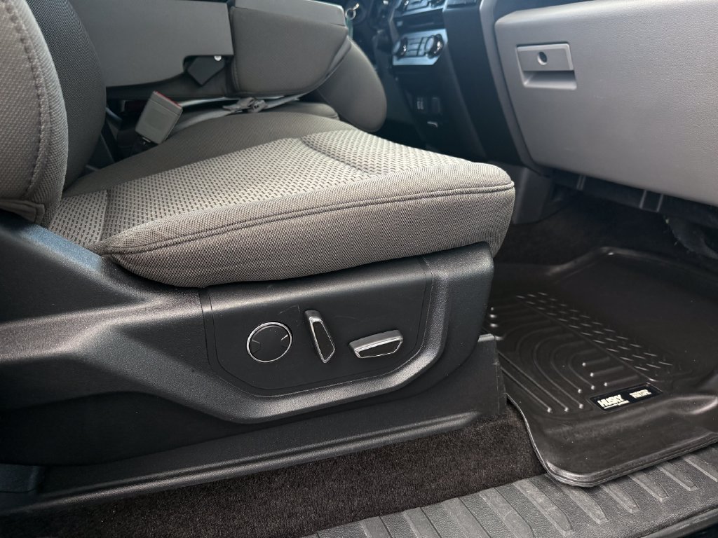 Used 2018 Ford F150 XLT w/ Equipment Group 302A Luxury AWD/4WD image 44