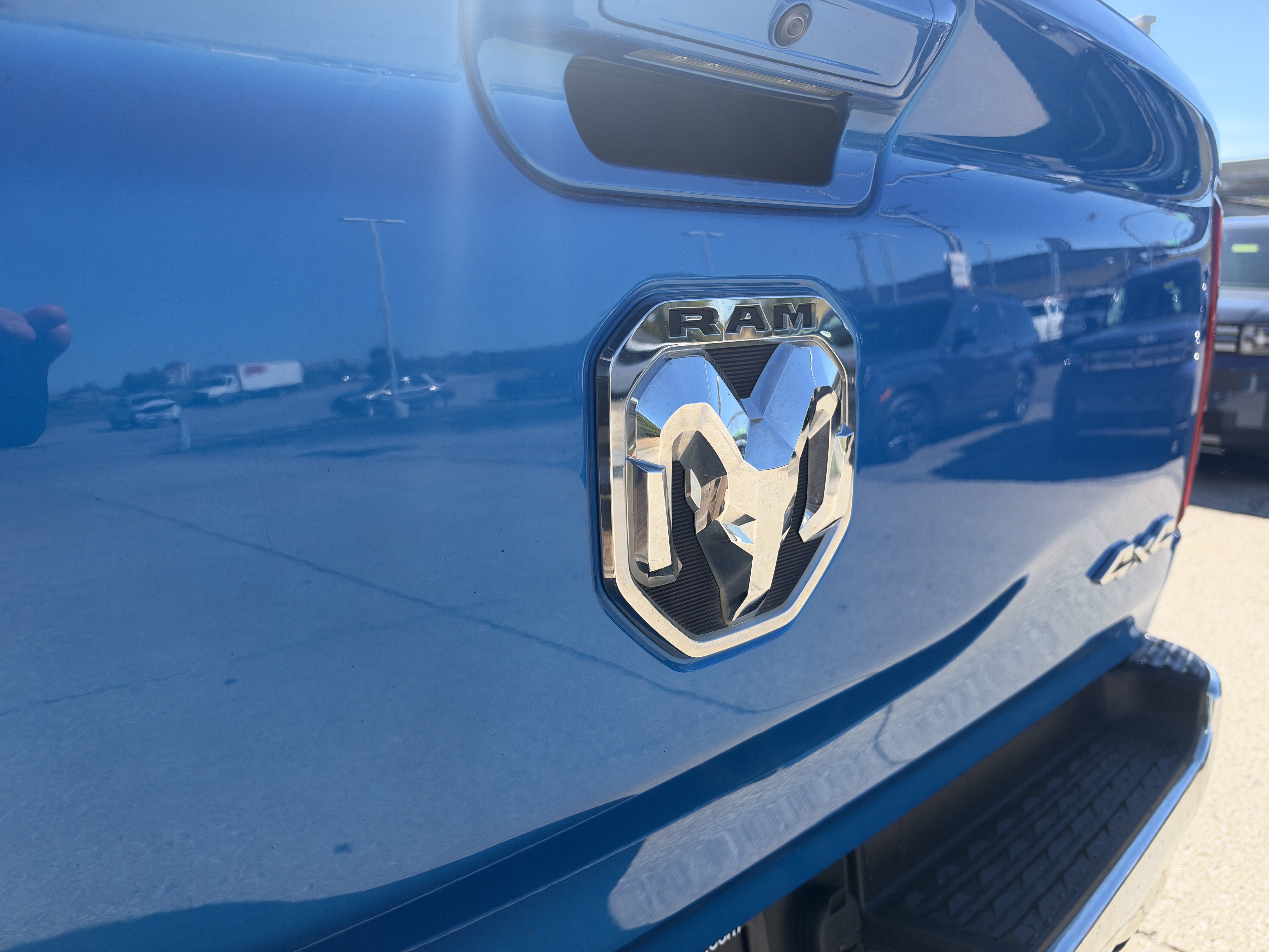 Used 2024 RAM 1500 Laramie AWD/4WD image 8