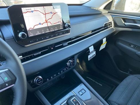 New 2025 Mitsubishi Outlander SE image 16