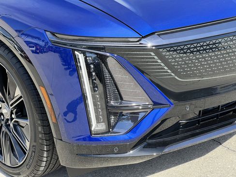 New 2025 Cadillac Lyriq Sport image 9